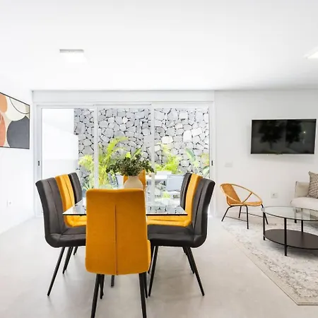 Sunnyland Casa Acoran *