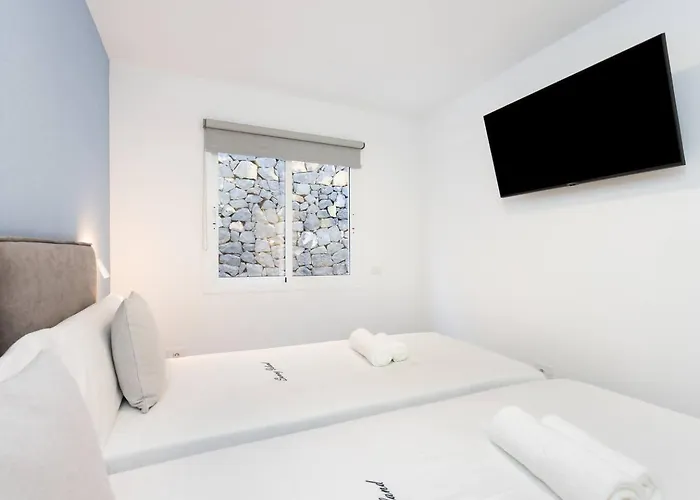 Sunnyland Casa Acoran *