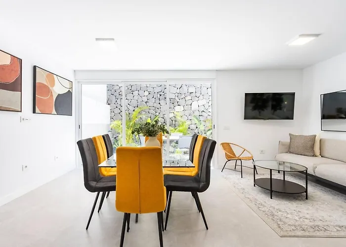 Sunnyland Casa Acoran *